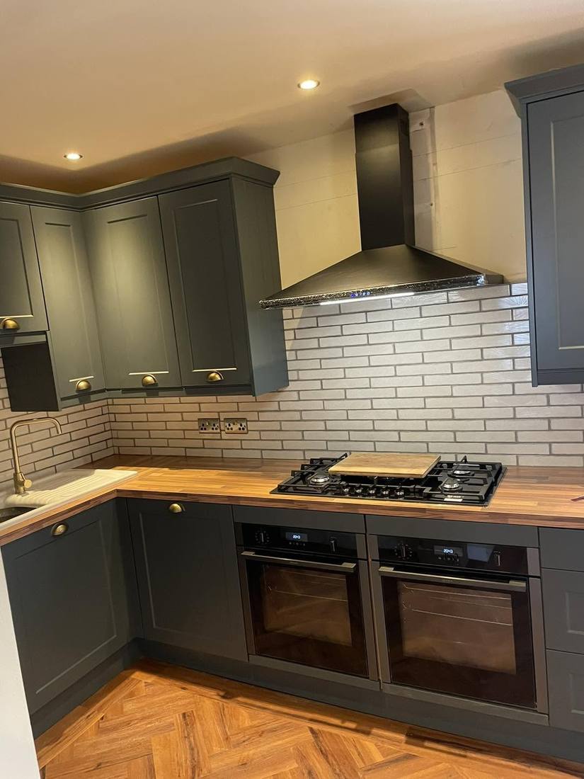 Shaker kitchen with brass ironmongery, Barnsley